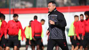 Join facebook to connect with adrian ursea and others you may know. Ogc Nice Le Successeur D Adrian Ursea Arrive De Bundesliga Soccer Addict
