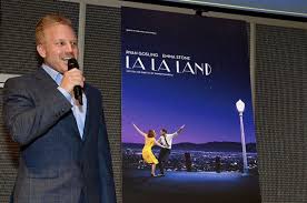New Poster for ‘La La Land’ Fixes Ryan Gosling’s Wayward Hand