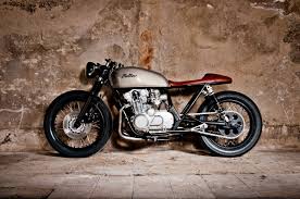 Chill Factor Suzuki Gs550 Cafe Racer Return Of The Cafe Racers Suzuki Cafe Racer Cafe Racer Bikes Custom Cafe Racer