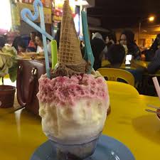 Diasaskan daripada shave ice yang berasal dari jepun. These Must Be The Most Incredible Ais Batu Campur Creations You Ll Ever Find In Malaysia