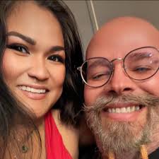 Dont know why but i cant stand the relationship between Caroline & Alaric  😳🫣 Im now