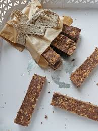 Barres Saines Aux Flocons D Avoine Et Chocolat Sans Cuisson En 2020 Barres Saines Recette Barre De Cereales Recette Flocons D Avoine