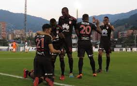 Por la fecha 13 se enfrentarán envigado y santa fe. Envigado Termino Goleado 0 3 Por Santa Fe