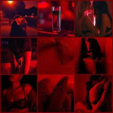 It's calculated by taking the average earnings per patron in the same category, adding/subtracting the standard deviation from that average to get both extremes, and multiplying by the number of patrons. Lust Passion