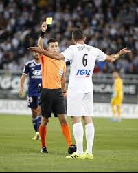 61' free kick won nicholas gioacchini (caen) se voit accorder un coup franc dans la moitié de terrain adverse. Le Top 10 Des Collectionneurs De Cartons En Ligue 1 En Images L Equipe