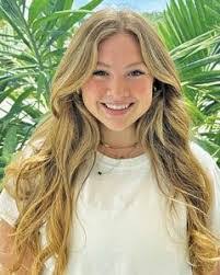 Amy Grace's Instagram, Twitter & Facebook