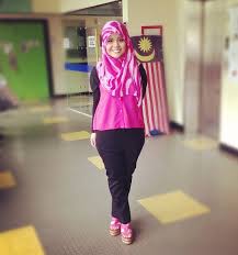 Waktu senang tak mengapa kita semakin jauh berbeza kau tinggalku begitu saja dengan badai depan mata. Biodata Terkini Najwa Latif Penyanyi Lagu Tak Kisah Pun Iluminasi