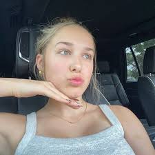 carley (@carley..blake)