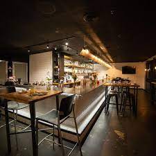 American fare, upscale bar food, best burger, detroit style pizza, craft cocktails, rotating draft beer, wine list. 8bdmpoic8ulhwm