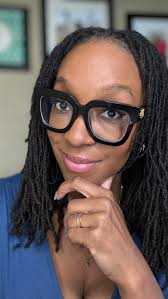 We are excited to announce that the great Lauri White will be the EMCEE for  Momsgiving! @lala.gotcha aka LadyWhite is a mother of two and has been a  Tulsan since 2007. She's