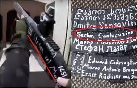 Presupusul autor al atacului armat din noua zeelandă vrea să se apere singur. Atentatul Din Noua ZeelandÄƒ Numele Domnitorilor Stefan Cel Mare Si Serban Cantacuzino Scrise Pe Armamentul Atacatorului Video