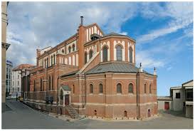 Înaltpreasfinţitul aurel percă arhiepiscop mitropolit monument istoric, cultural și arhitectonic înscris în patrimoniul național și european, catedrala sfântul iosif este un reper vizibil al bisericii catolice. Exterior Catedrala Sf Iosif