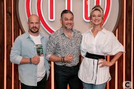 Дивіться онлайн кулінарний проєкт мастер шеф celebrity 2 випуск від 12.06.2021 на сайті телепортал! Na Stb Nachalis Semki Desyatogo Sezona Mastershef Telekritika