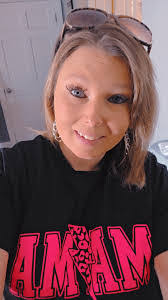 Candace Robbins's Instagram, Twitter & Facebook