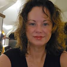 I took some covert pictures of Mia when she thought I was ignoring her .  And then I turned to look at her