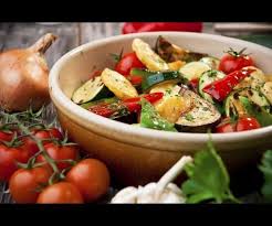 La Ratatouille De L Occitan Ratatolha Est Une Specialite Culinaire Traditionnelle Des Cuisine Nicoise Cuisine Provencale Cuisine Occitane Et Regime Mediterran