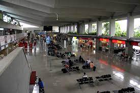 Solo los pasajeros y acompañantes de pasajeros que necesitan asistencia pueden entrar. El Futuro Del Aeropuerto Alfonso Bonilla Aragon Volavi
