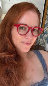 New read alert!! #assasinsapprentice book one of the #farseertrilogy . Such  a good fantasy trilogy! Not romantasy- this one is pure fantasy and it’s  beautiful! Check it out!!