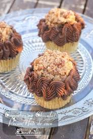 Cupcakes Au Chocolat Topping Pecan Noix De Coco Amour De Cuisine Recette Cupcake Chocolat Cupcakes Dessert