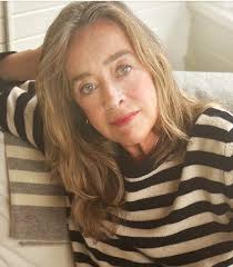 Amy Quinlivan's Instagram, Twitter & Facebook