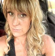 Jodi Bills's Instagram, Twitter & Facebook