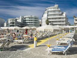 Das hotel negresco liegt direkt am strand, 1 km vom zentrum von mailand marittima entfernt. Hotel Waldorf Premier Resort Milano Marittima Aktualisierte Preise Fur 2021