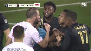 Нападающий интер майами гонсало игуаин вошёл в историю mls. Gonzalo Higuain Misses Penalty In Mls Debut Argument Ensues Youtube