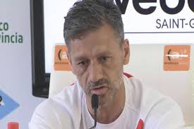 Nelson Vivas lloró y defendió de las críticas a los jugadores de la  selección