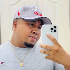 Miha betsaka ihany tonga saina hoe ilain'i Toliara ny orinasa otran'ny  Base. Fasimainty vé hahafaty fa fanadalana saim-bahoaka no natao betsaka  hatrizay.