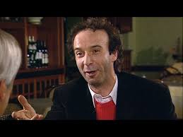 È un comico, regista, attore, sceneggiatore, personaggio televisivo e cantante italiano. February 28 1999 Roberto Benigni Meets Pope John Paul Youtube