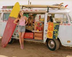Pin By Southpoint Volkswagen On Kombis Volkswagen Minibus Bus Girl Camper Girls