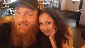 Justin & Niki (@justinandnikising) • Facebook