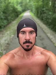 Don't forget to make your runs fun sometimes! Sometimes we get so caught up  in the training goals we forget to just enjoy it! Here are some quick fun  games you can