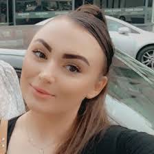 Mia Harman's Instagram, Twitter & Facebook