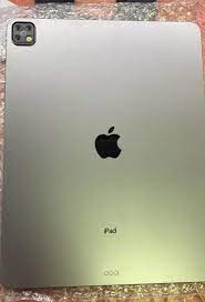 نيوتك a twitter صورة مسربة يقال أنها للإصدار القادم من ipad pro ويتضح أنه بيحمل كاميرا مربعة مثل الأيفون برو تقنية أبل
