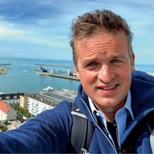 Reporters zonder grenzen Dieter Coppens ('Down the Road') & Arnout Hauben  ('Rond de Noordzee'): 'De grote meerderheid van de mensen heeft het goed  voor met de andere'