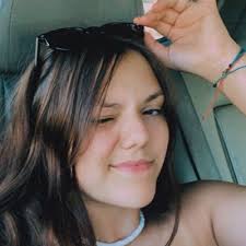 chloe kay 🌧 (@chloekayy_)