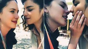 Delfina Chaves y Malena Sánchez, jugaron a darse un beso en el detrás de  escena de ATAV