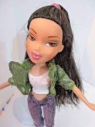 Bratz Doll Long Dark Brown Hair Mauve Pants White Top Green Top Boots Bratz Munecas Bratz Bratz Munecas