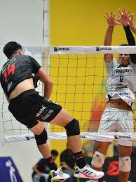 Domingo de tie-break!🔥🏐 O Suzano Vôlei levou a melhor fora de casa! A  equipe venceu o Vôlei Guarulhos BateuBet por 3 sets a 2 e somou mais dois  pontos na Superliga Masculina!