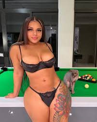 Kráska z OnlyFans žaluje bývalého přítele. Po rozchodu zveřejnil na jejích  sítích porno - Lajk