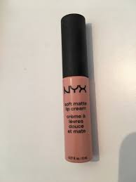More of a muted rose color. Nyx Cosmetics Lippenstift Soft Matte Lip Cream 1 Stk Cairo Inci Beauty