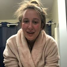 Kari Lucas's Instagram, Twitter & Facebook