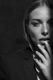 Добрый день! Подскажите, пожалуйста, может быть кто-то делал справку о  несудимости в консульстве Украины в Австрии? Как долго необходимо ждать  выписку? Документ необходим для получения RWR + карты. Заранее спасибо!