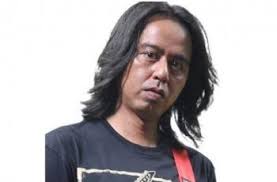 Profil Sandy Pas Band, Drummer yang Alami Pendarahan Pasca Operasi