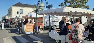 Cette liste des plus beaux châteaux de france peut sembler un peu courte au regard de sa longue histoire. Tf1 Le Marche De Challans Est Il Le Plus Beau De France Le Courrier Vendeen