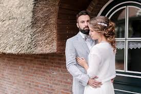 Brautkleider und hochzeitskleider in berlin & hamburg. Eine Maritime Strandhochzeit In Royalblau