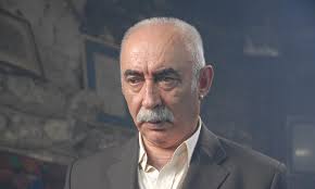 26 aralık 1941 adana doğumlu şener şen, sinema oyuncusu ali şen'in oğludur. Sener Sen Kimdir En Iyi Unutulmaz Filmleri Listesi Paratic