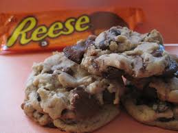 Reese S Peanut Butter Cup Cookies Tollhouse Chocolate Chip Cookies Peanut Butter Cup Cookies Delicious Desserts