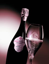 Gosset Rose Champagne Burbujas Refinadas Al Mejor Estilo Frances Elaboradas Por Maison Gosset Http Www Grandcru Com Champagne Campaign Champagne Champers